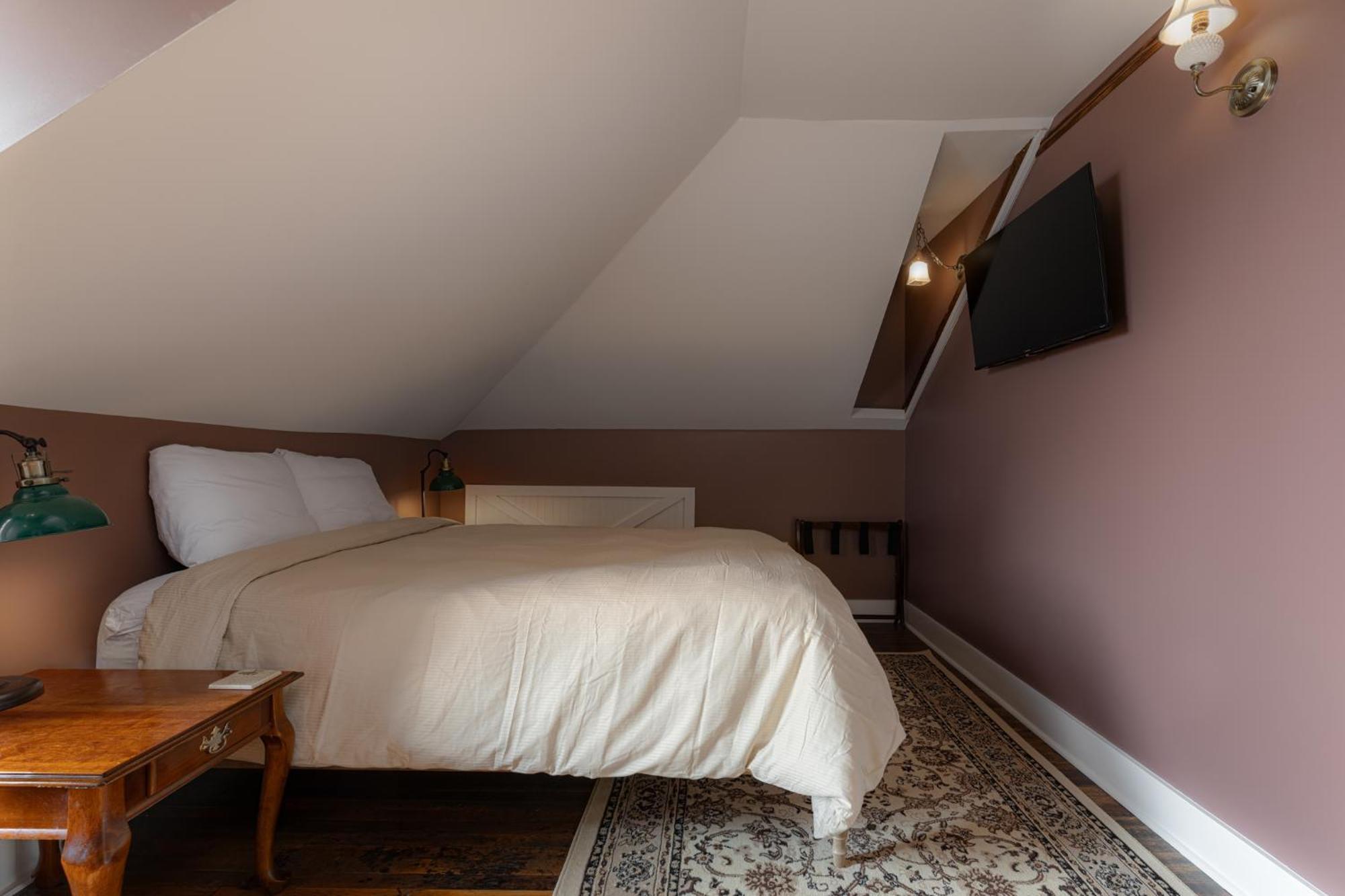 The Nuwray Hotel & Carriage House Burnsville Exterior photo