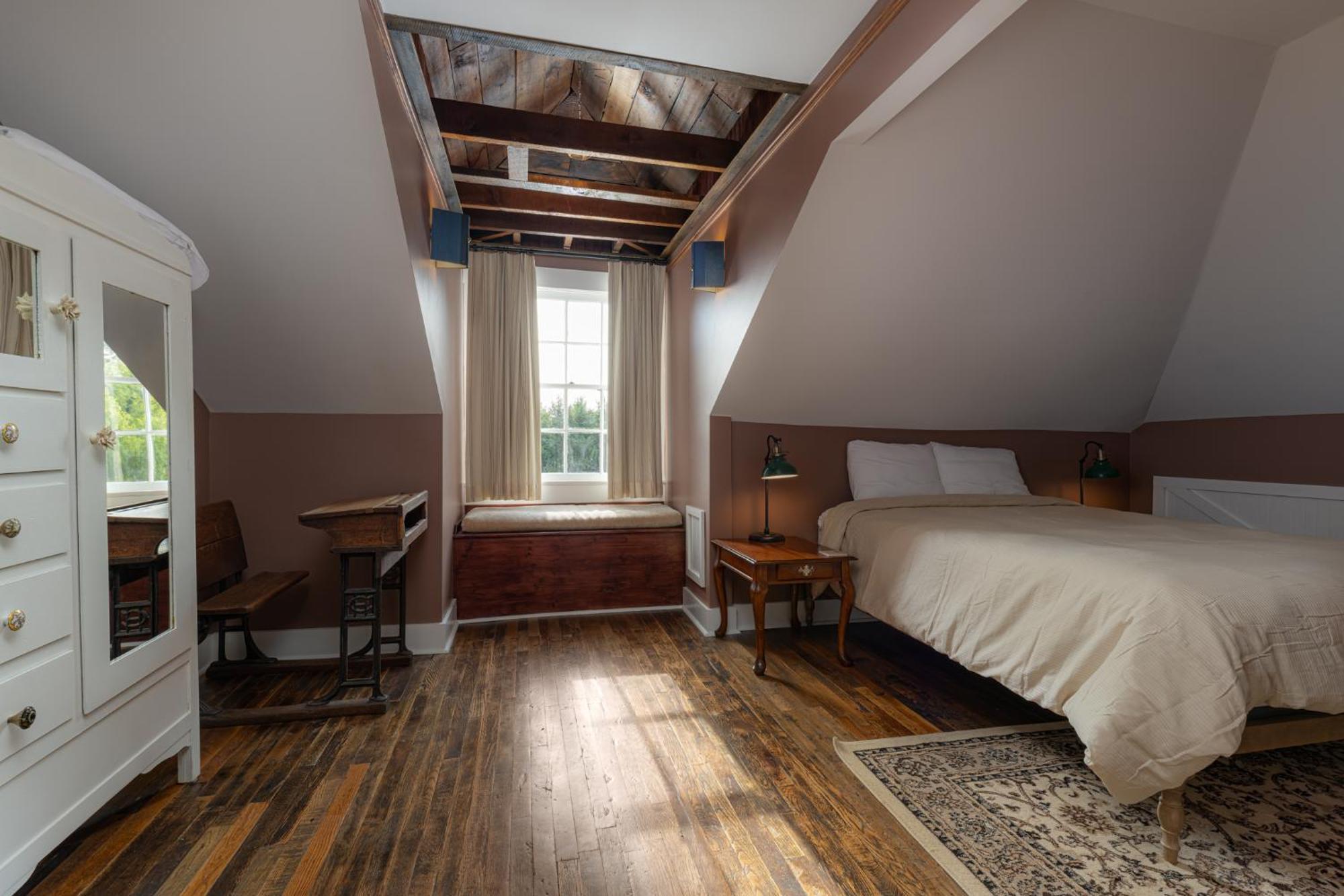 The Nuwray Hotel & Carriage House Burnsville Exterior photo